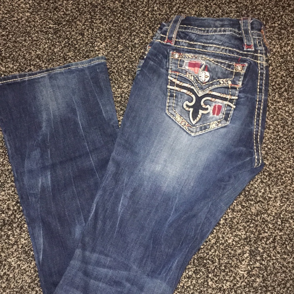 Rock jeans. Super cute!